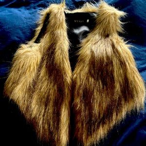 Faux fur vest/ tan color